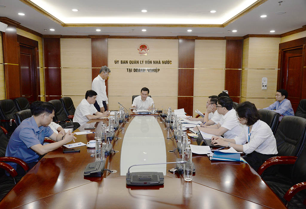 Phó Chủ tịch Ủy ban Nguyễn Cảnh Toàn làm việc với VRG về kế hoạch lao động, tiền lương năm 2024
